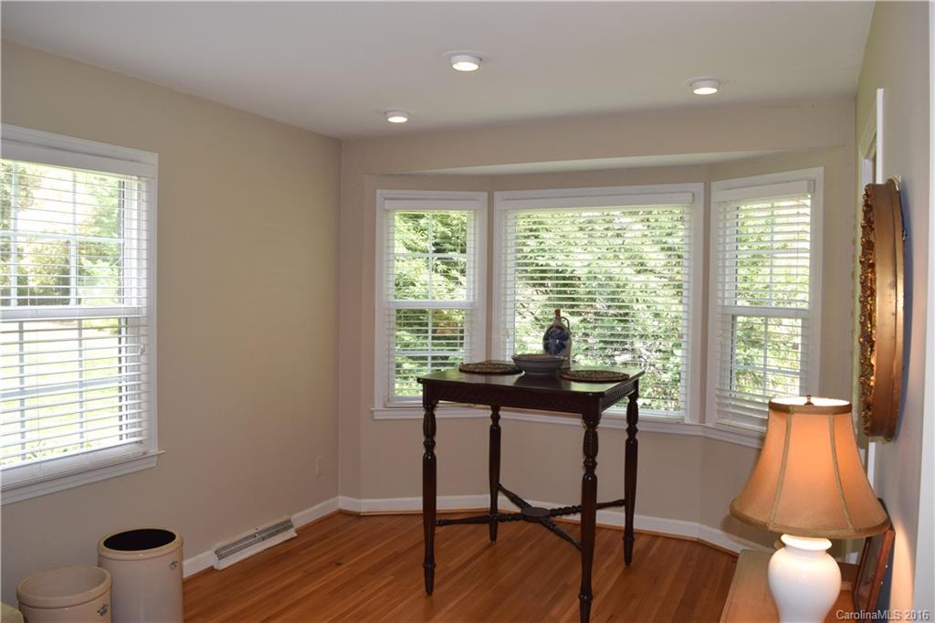 1348 Braeburn Road Charlotte, NC 28211 - Photo 4 of 16 Gallery Image 4