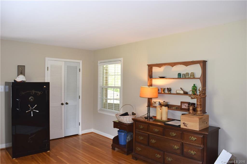 1348 Braeburn Road Charlotte, NC 28211 - Photo 10 of 16 Gallery Image 10