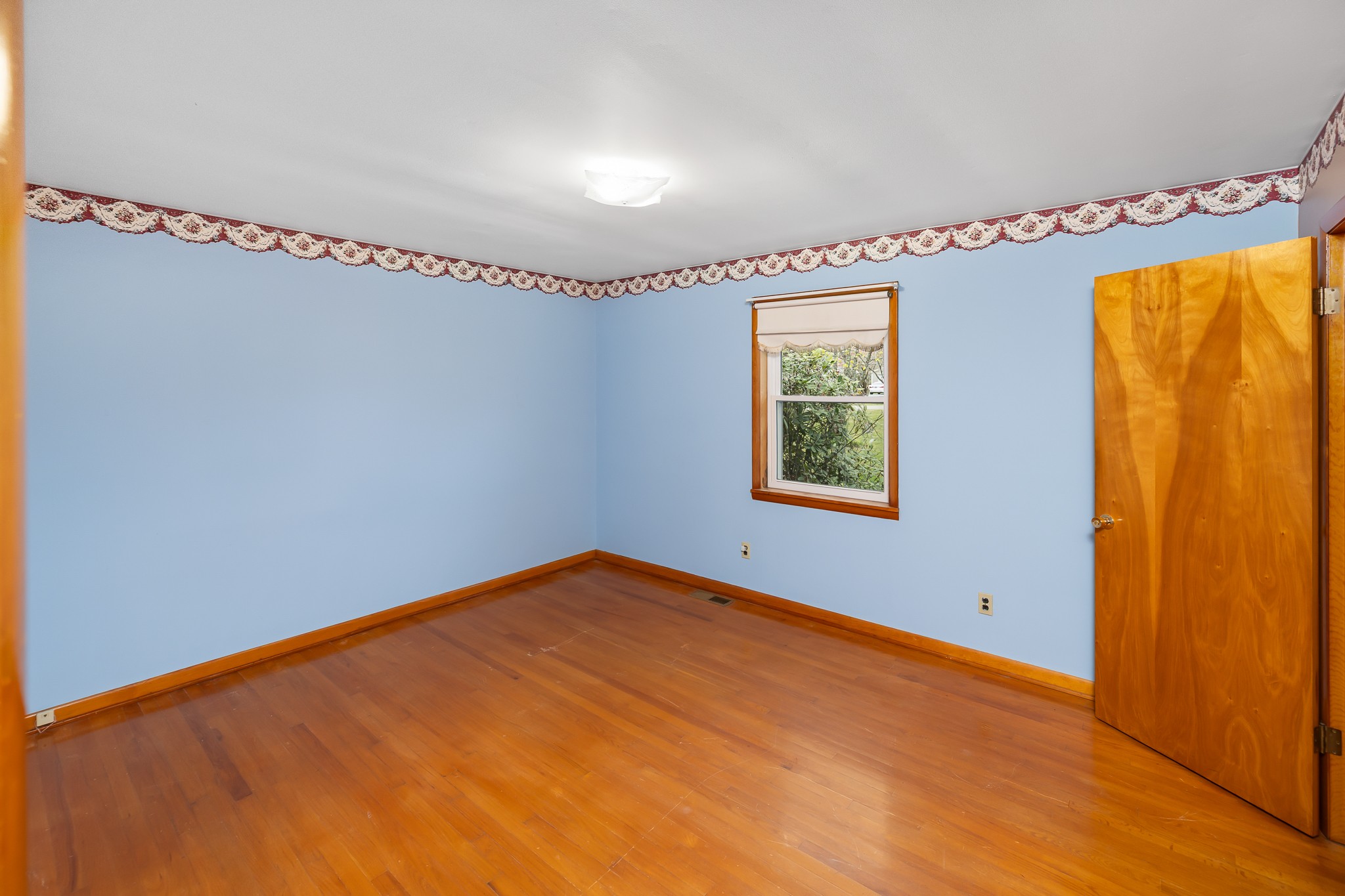 111 Cothron Drive Lafayette, TN 37083 - Photo 18 of 33 a view of a room with window