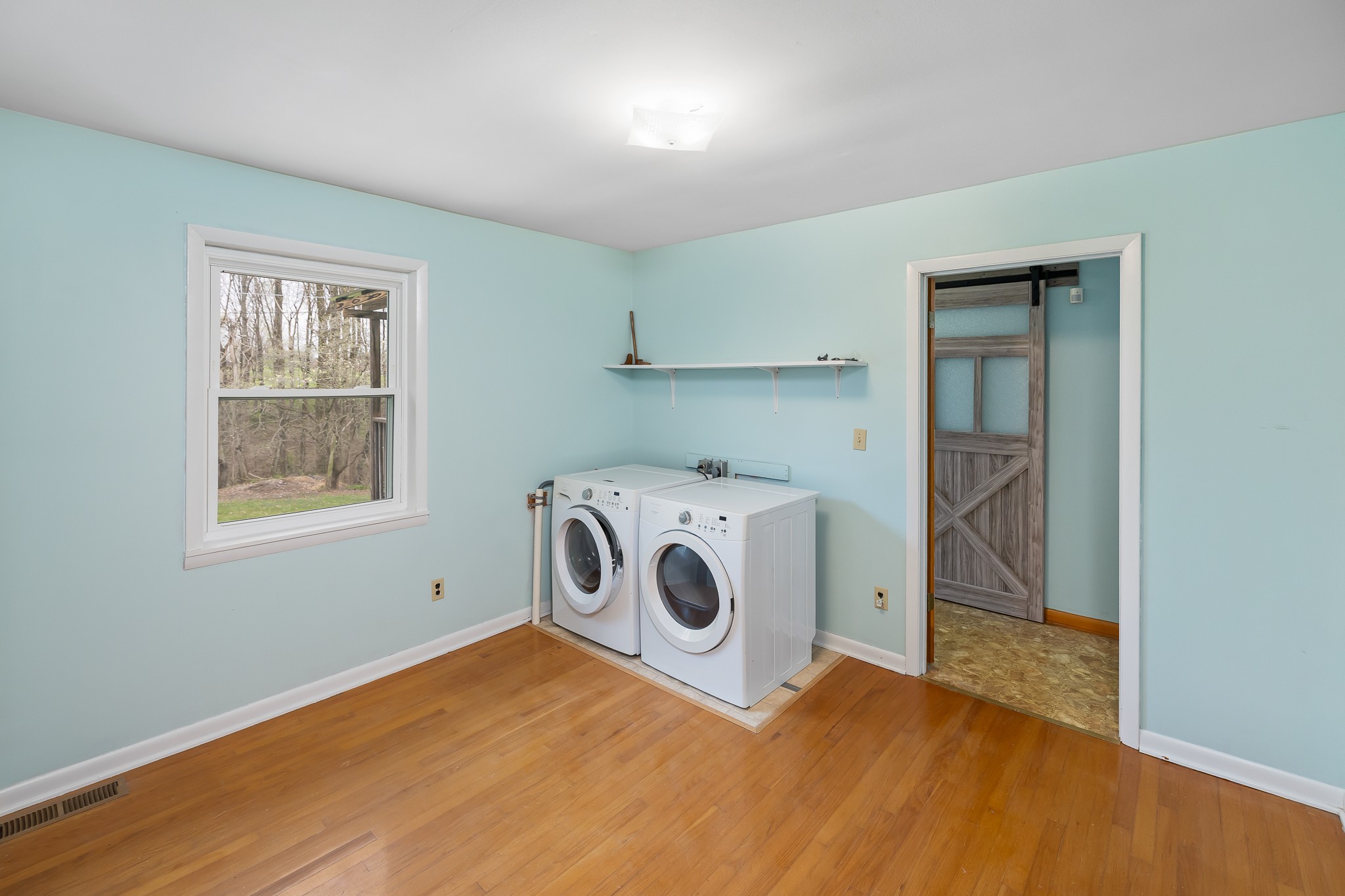 111 Cothron Drive Lafayette, TN 37083 - Photo 22 of 33 a view of utility room with washer and dryer