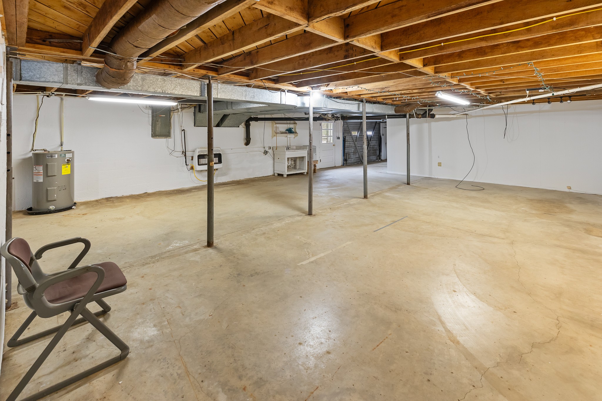 111 Cothron Drive Lafayette, TN 37083 - Photo 30 of 33 a view of a room with gym equipment