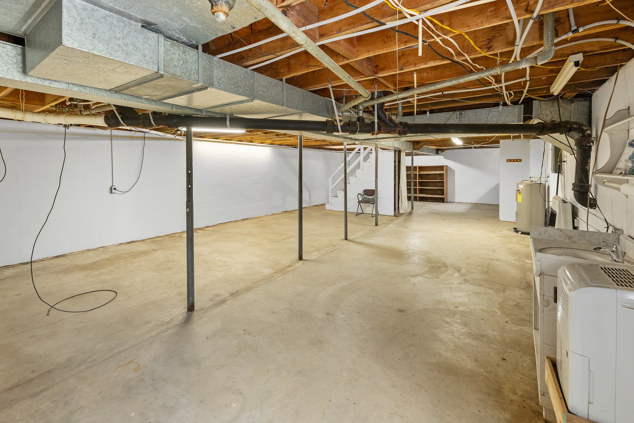 111 Cothron Drive Lafayette, TN 37083 - Photo 31 of 33 a view of a indoor garage