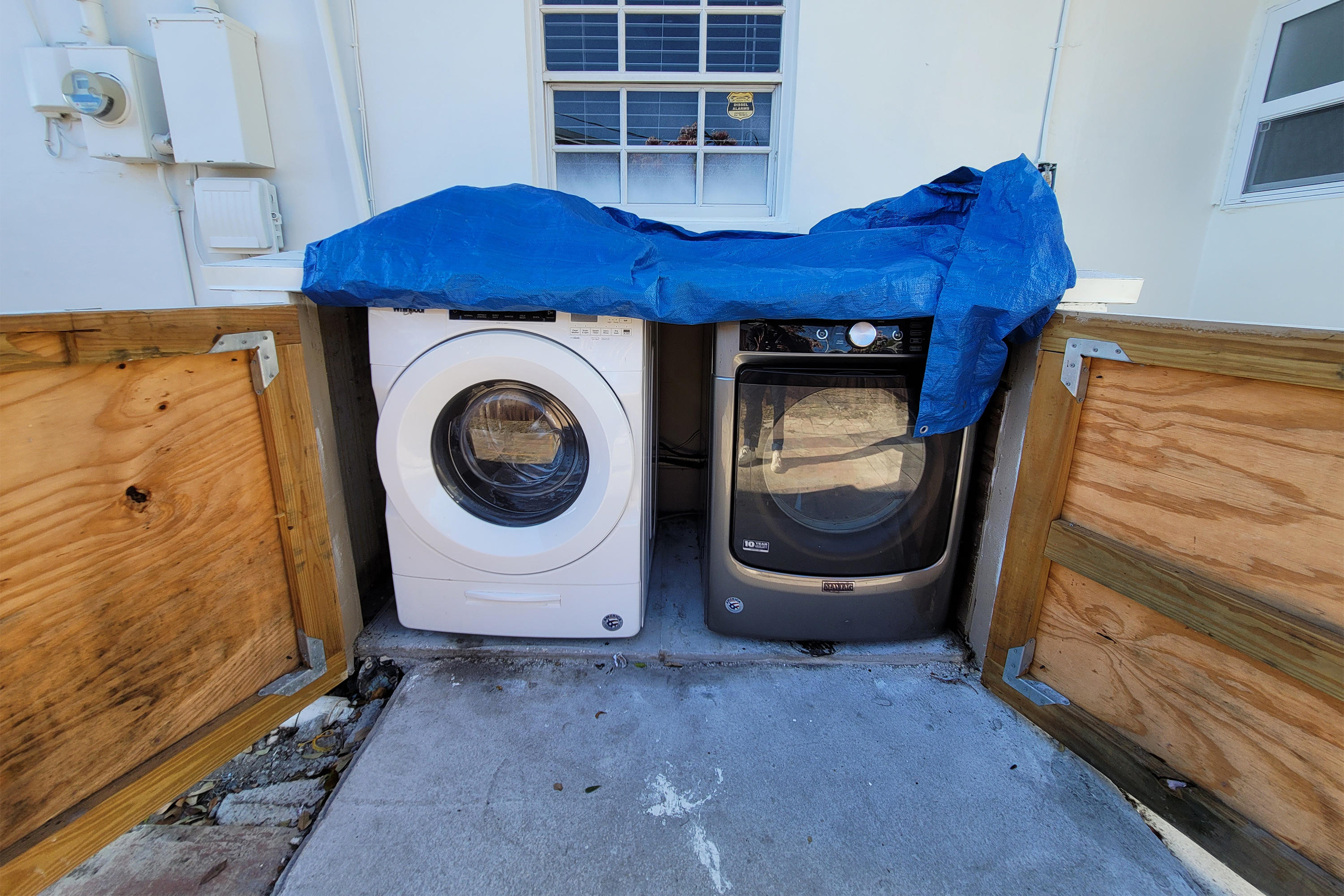 2140 Southwest 68th Way Miramar, FL 33023 - Photo 24 of 30 Laundry