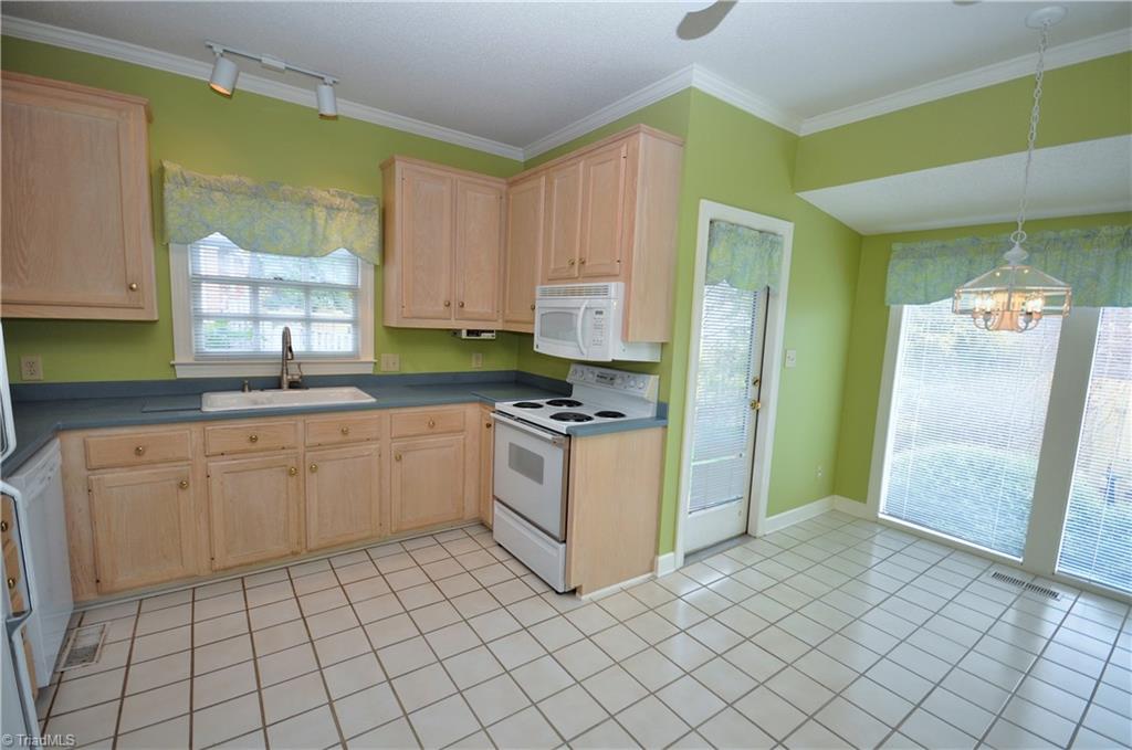 1718 Chickadee Point High Point, NC 27262 - Photo 15 of 30 Gallery Image 15