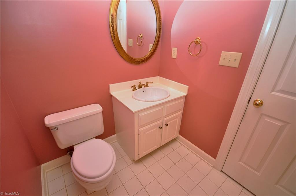 1718 Chickadee Point High Point, NC 27262 - Photo 19 of 30 Gallery Image 19
