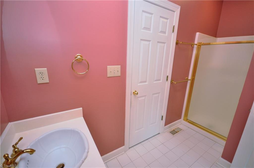 1718 Chickadee Point High Point, NC 27262 - Photo 20 of 30 Hall Bath