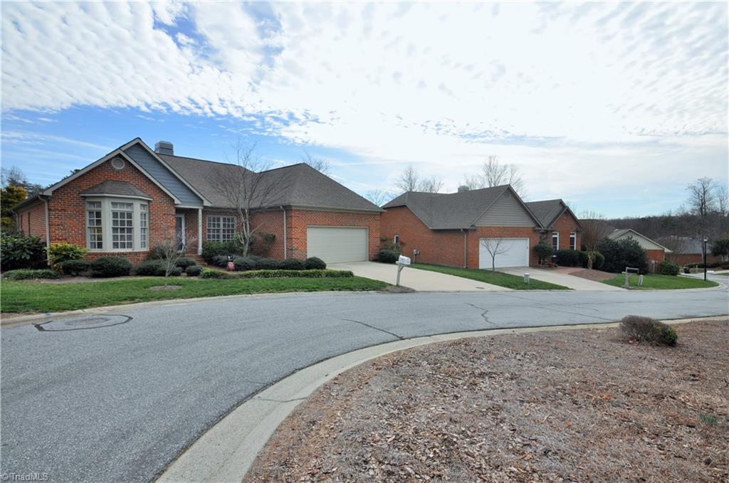 1718 Chickadee Point High Point, NC 27262 - Photo 6 of 30 Gallery Image 6