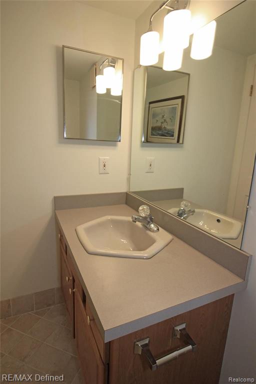 2945 Meadowbrook Drive Rochester Hills, MI 48309 - Photo 17 of 21