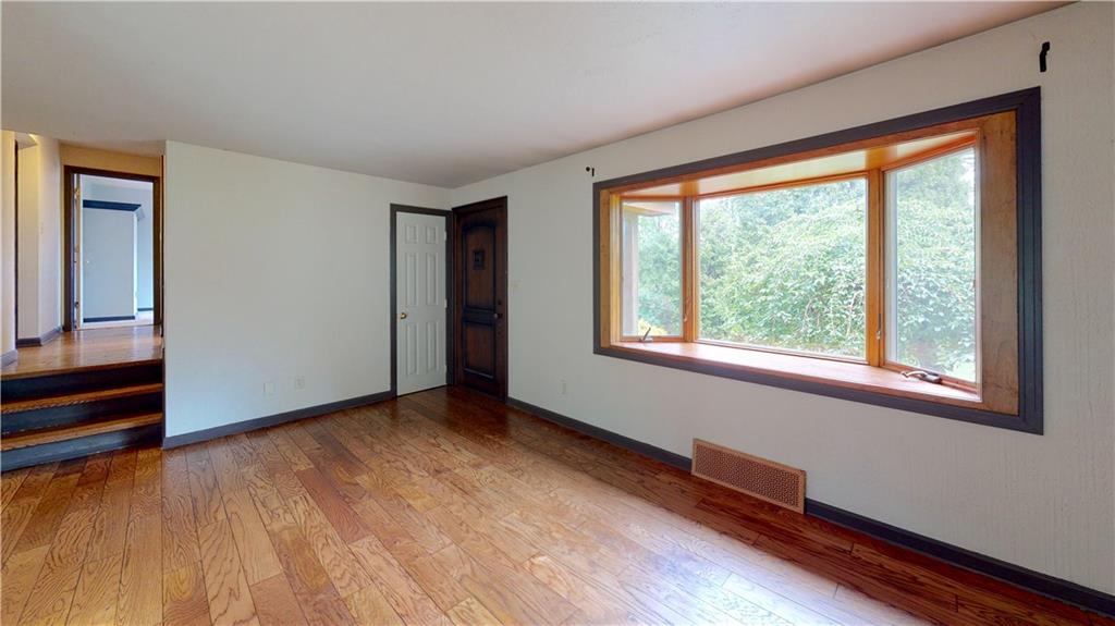 384 Justabout Road Venetia, PA 15367 - Photo 4 of 25