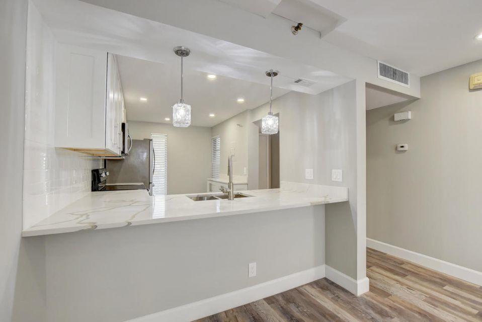 20 Royal Palm Way, Unit 103 Boca Raton, FL 33432 - Photo 3 of 19 KITCHEN