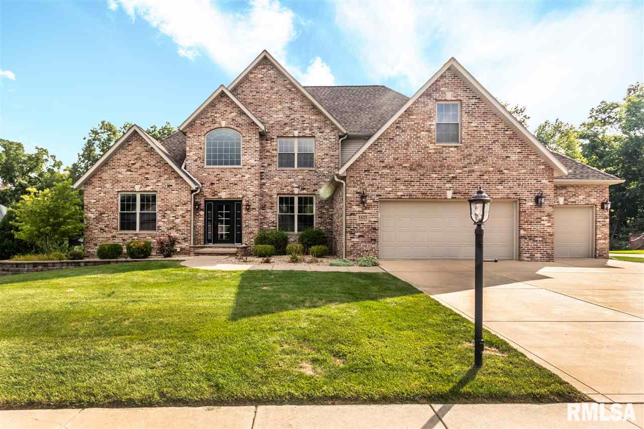 1825 Autumn Ridge Washington, IL 61571 - Photo 1 of 36 Gallery Image 1