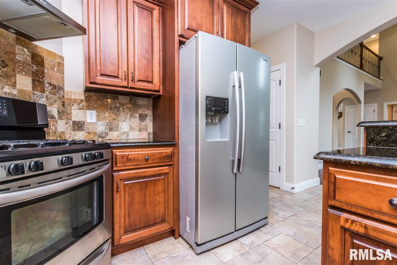 1825 Autumn Ridge Washington, IL 61571 - Photo 11 of 36 Gallery Image 11