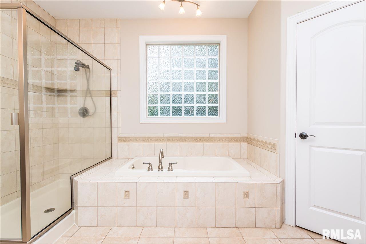 1825 Autumn Ridge Washington, IL 61571 - Photo 16 of 36 Gallery Image 16
