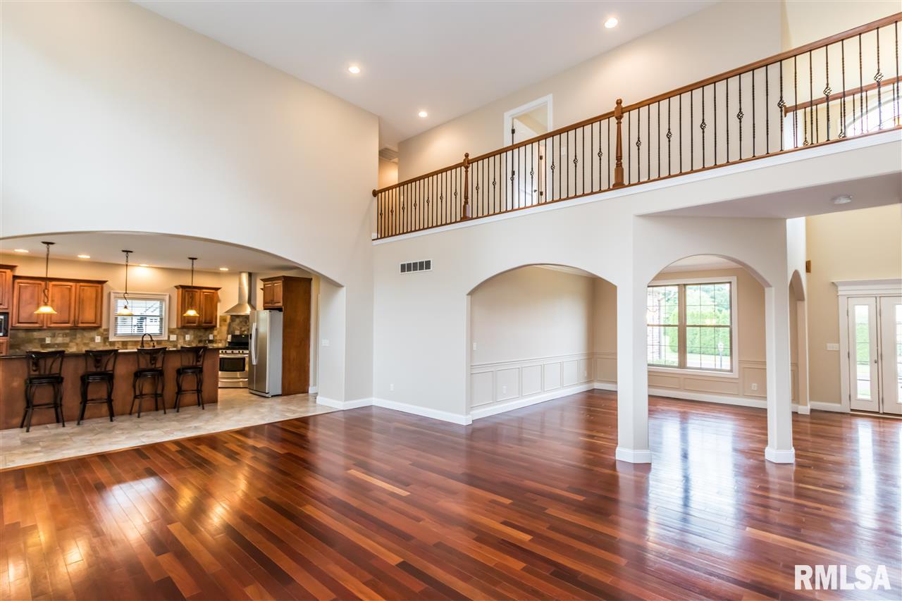 1825 Autumn Ridge Washington, IL 61571 - Photo 5 of 36 Gallery Image 5