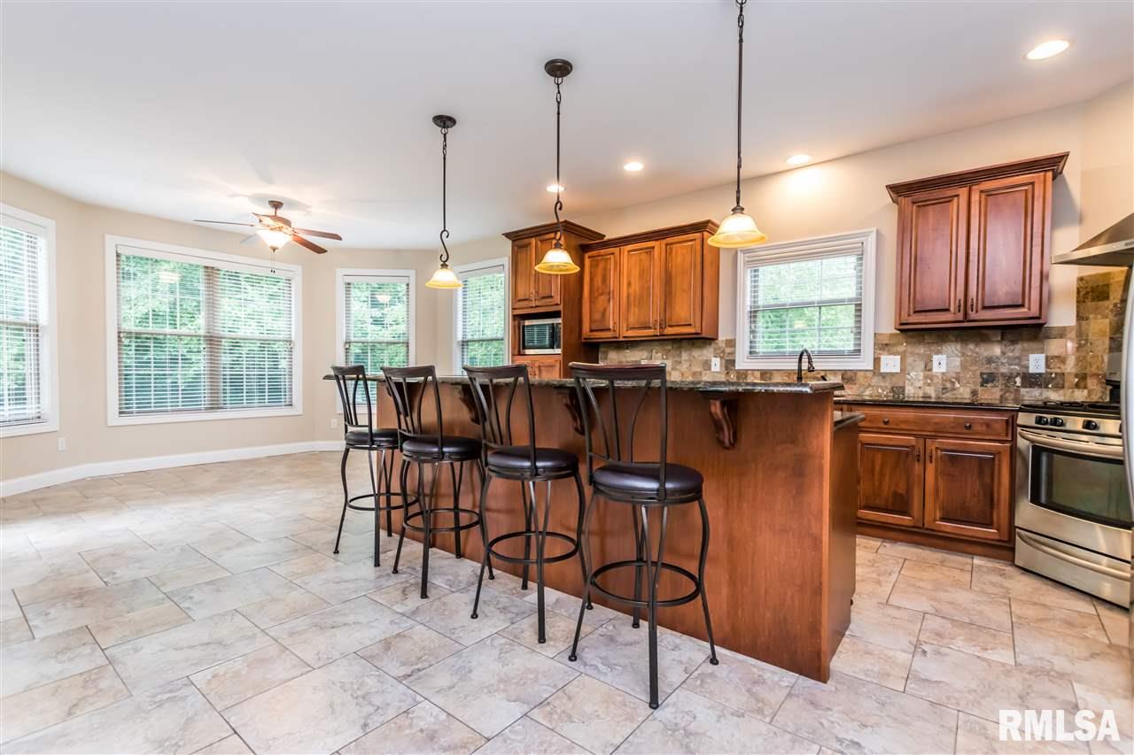 1825 Autumn Ridge Washington, IL 61571 - Photo 9 of 36 Gallery Image 9