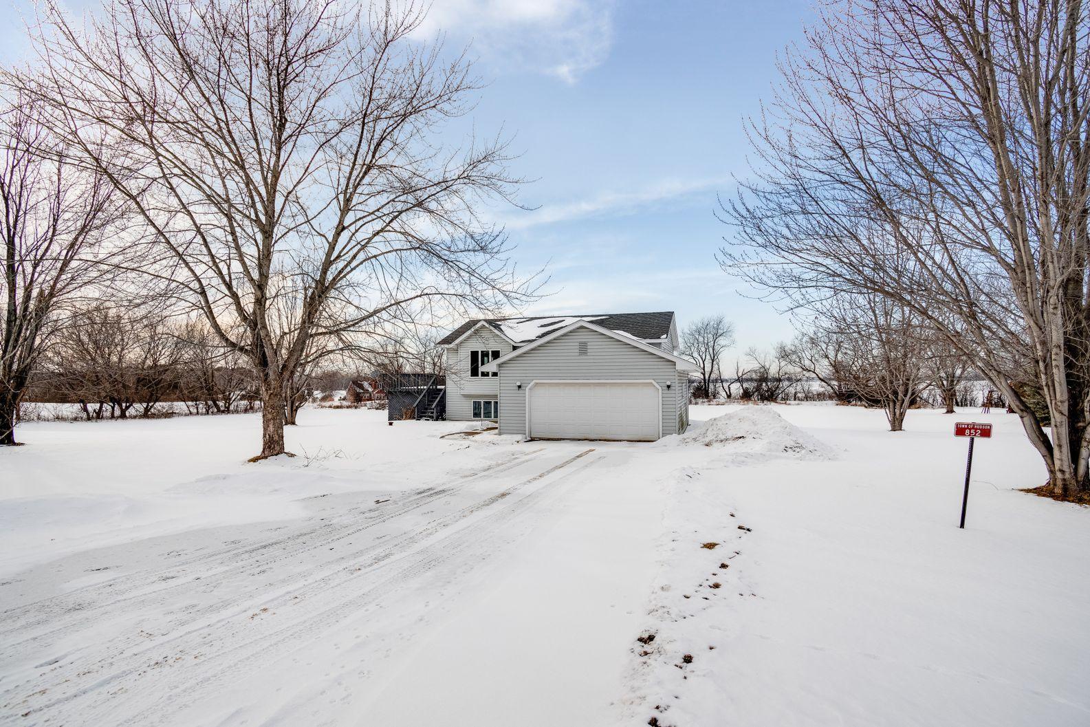 852 Ross Road Hudson, WI 54016 - Photo 31 of 38 Gallery Image 31