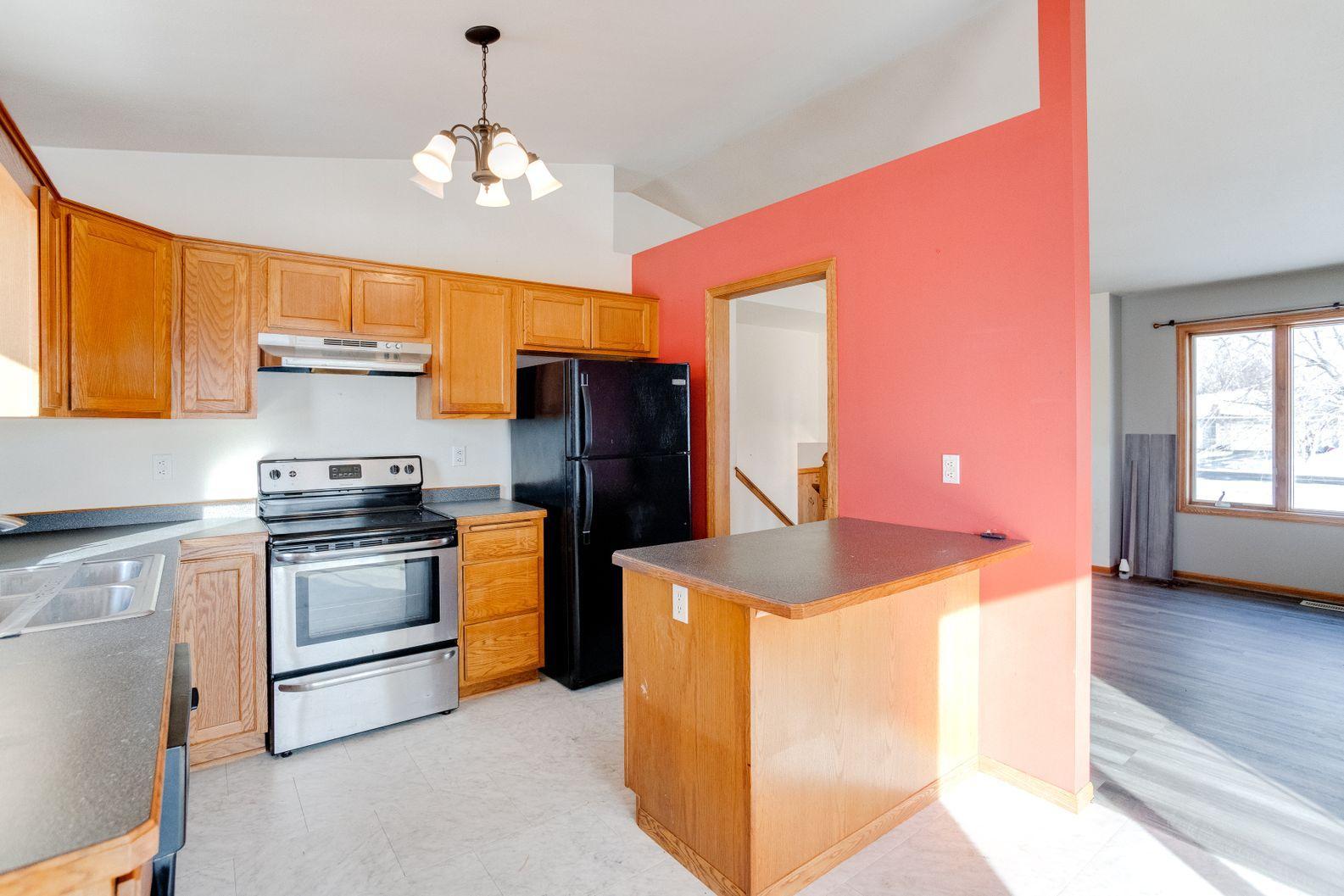 852 Ross Road Hudson, WI 54016 - Photo 10 of 38 Gallery Image 10