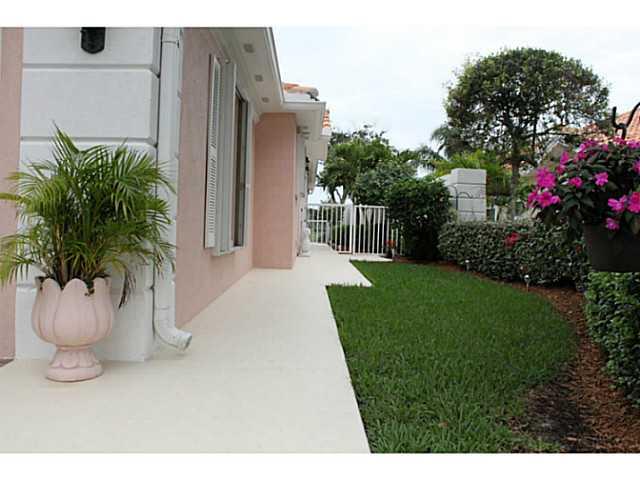 1129 Southwest Balmoral Trace Stuart, FL 34997 - Photo 14 of 25 Gallery Image 14