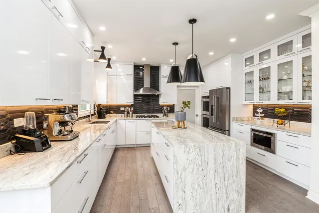 $759,900 | 7517 Main Street, Darien, IL 60561