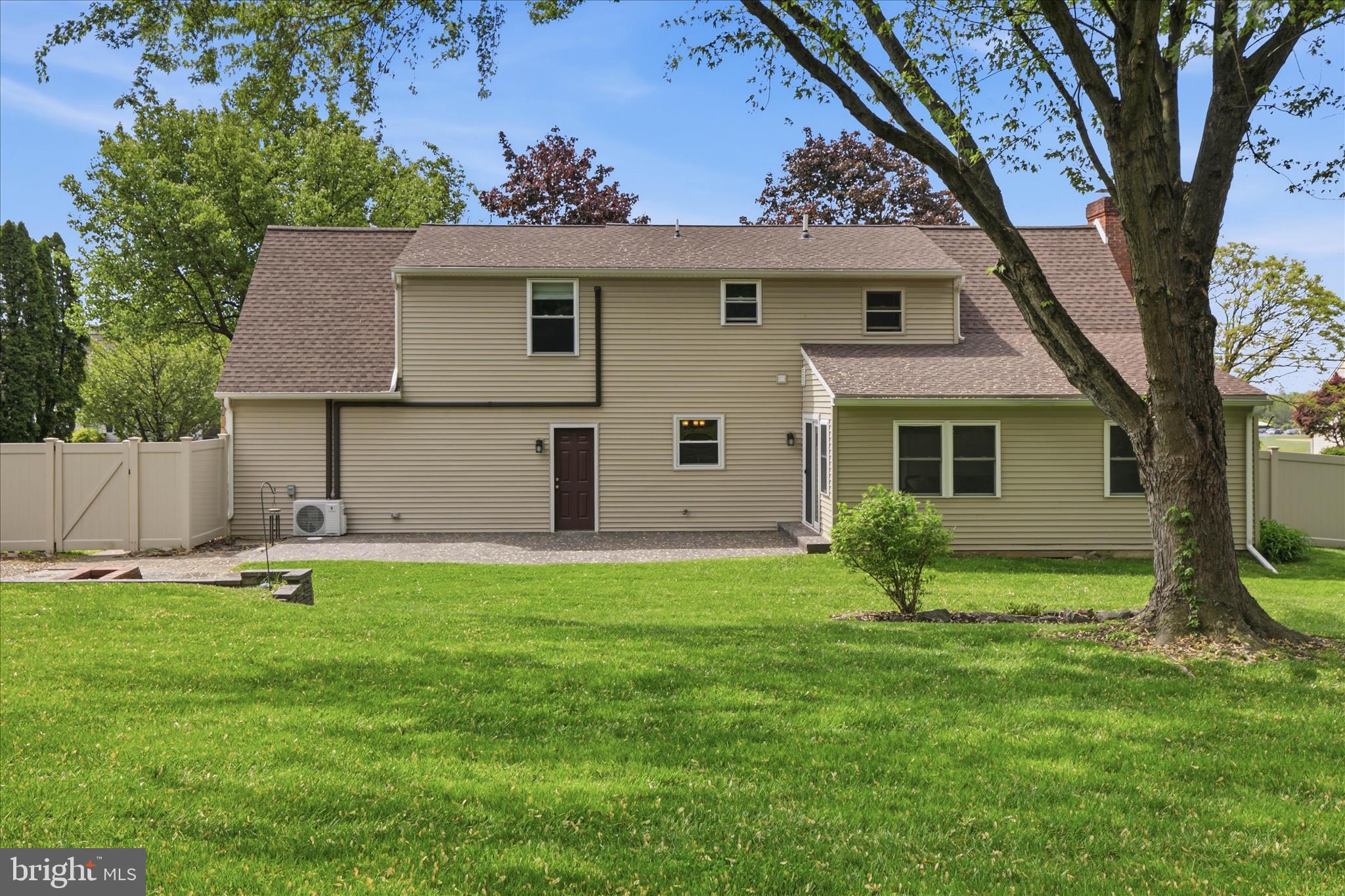 237 Delp Road Lancaster, PA 17601 - Photo 44 of 47 a backyard of a house with table and sofas