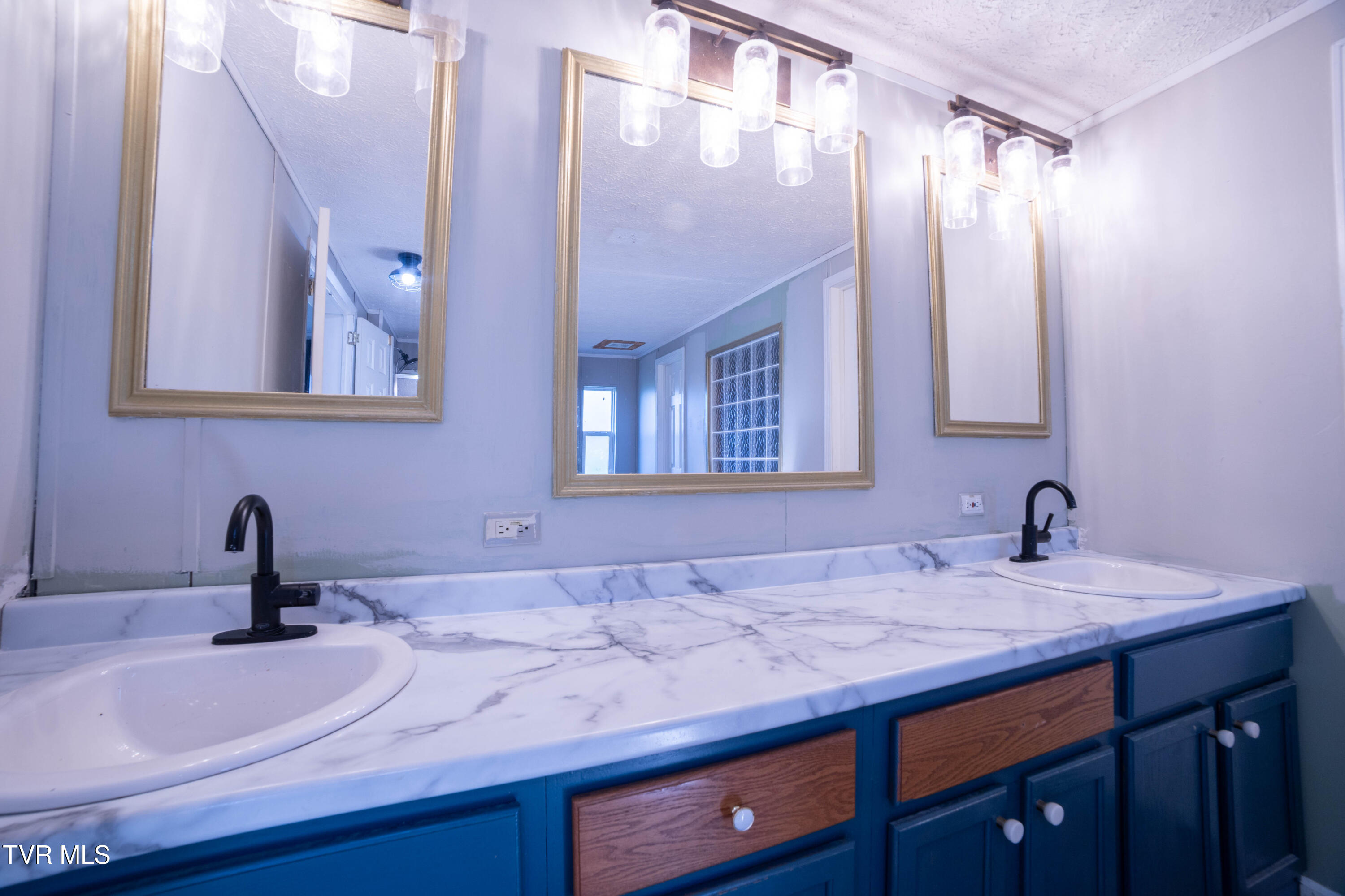 55 Kay Miller Lane Chuckey, TN 37641 - Photo 29 of 38 Bathroom