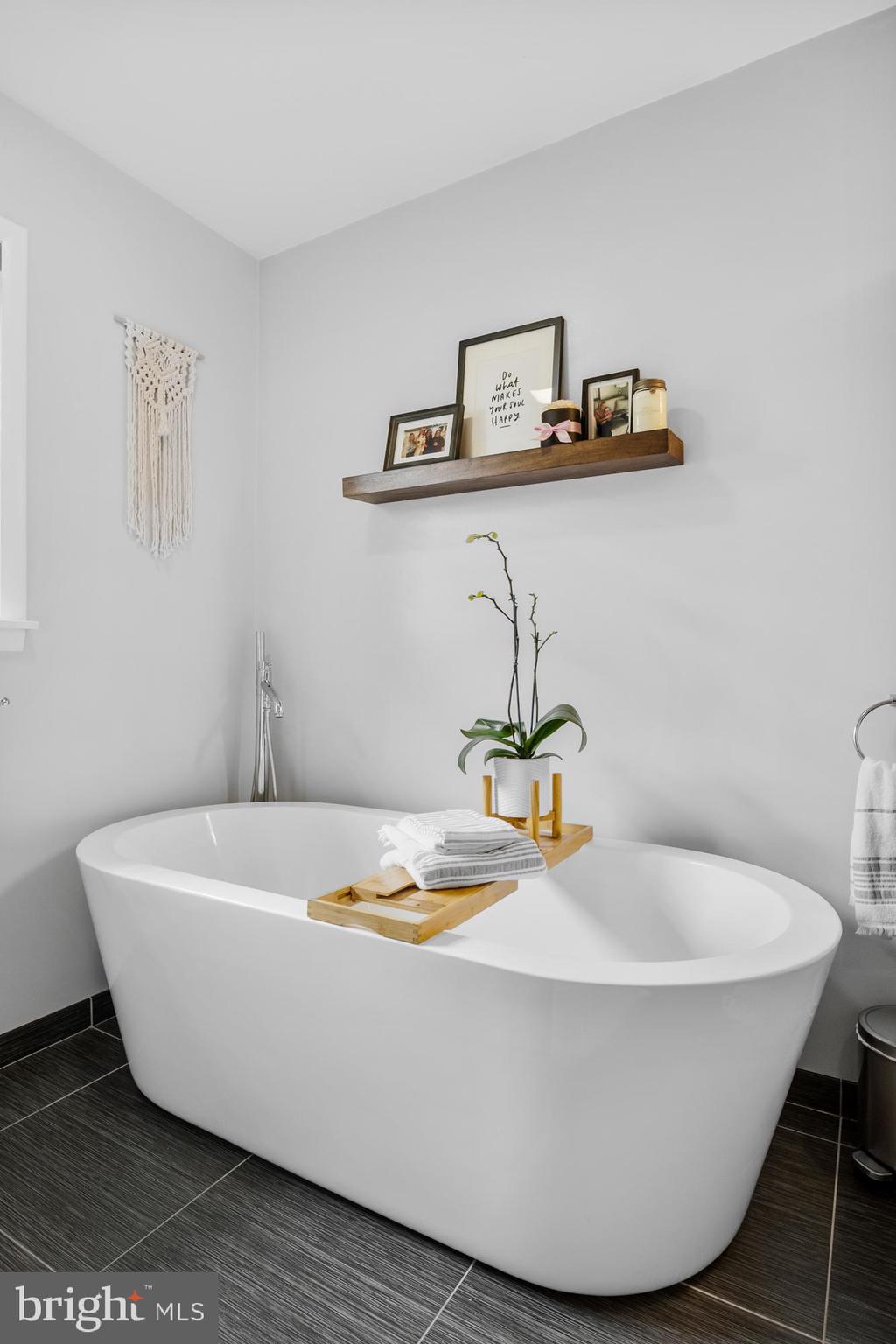 29 Fox Chase Road Marlton, NJ 08053 - Photo 18 of 25 Soaker Tub