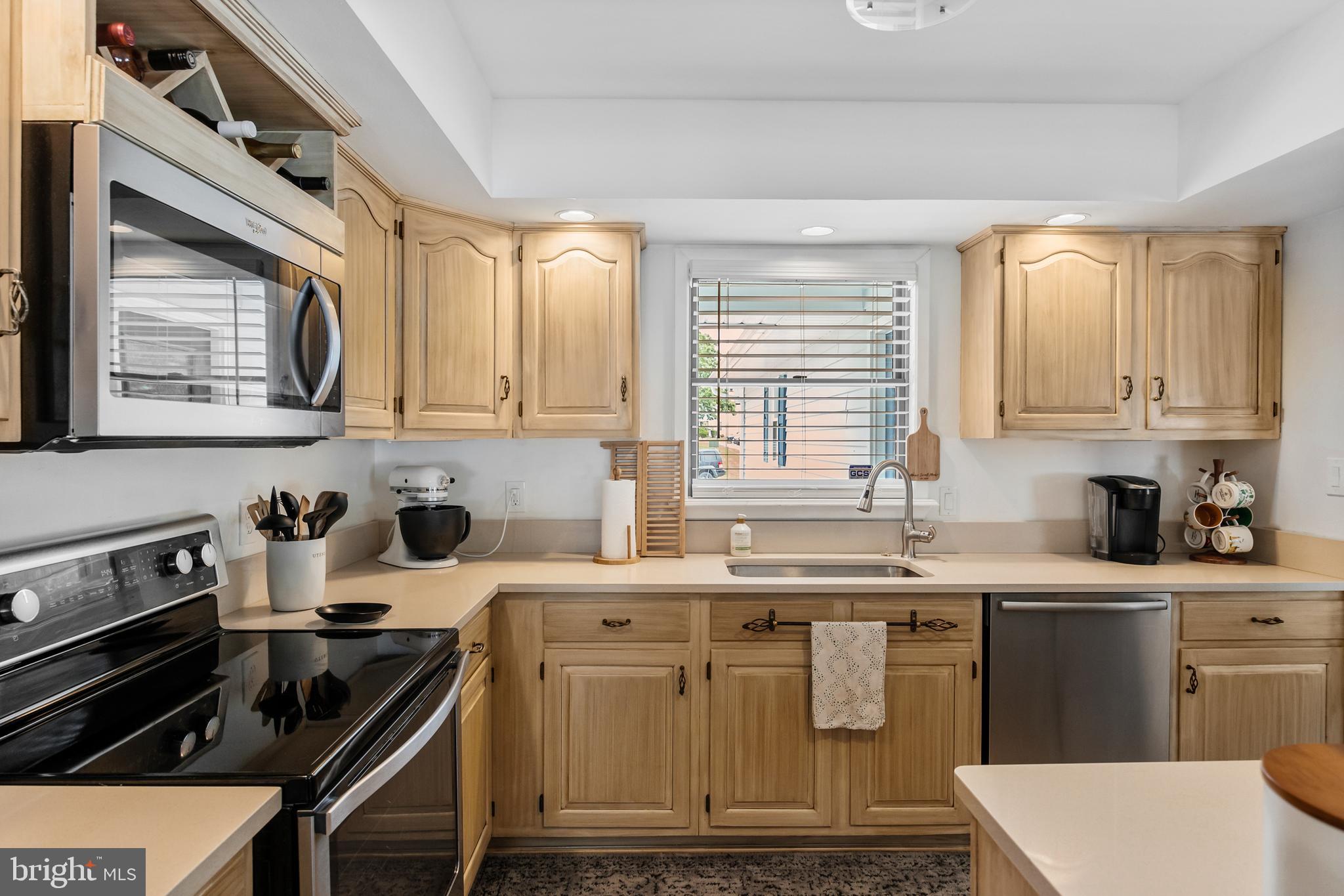 29 Fox Chase Road Marlton, NJ 08053 - Photo 9 of 25 Bright Kitchen