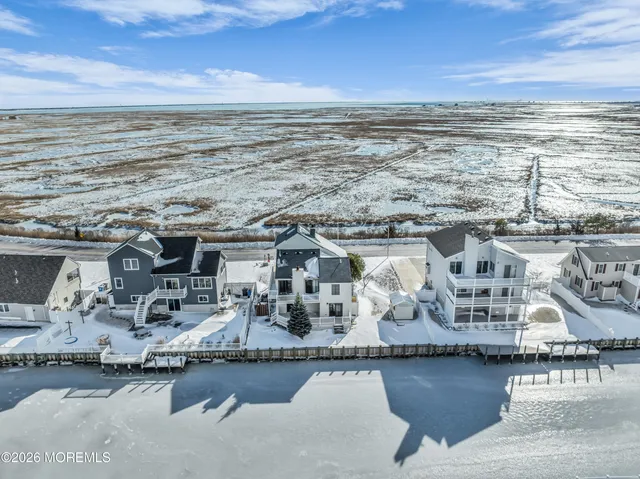 $950,000 | 724 Newell Avenue, Manahawkin, NJ 08050