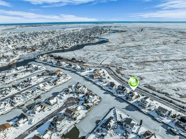 $950,000 | 724 Newell Avenue, Manahawkin, NJ 08050