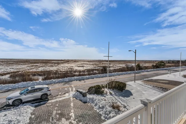 $950,000 | 724 Newell Avenue, Manahawkin, NJ 08050