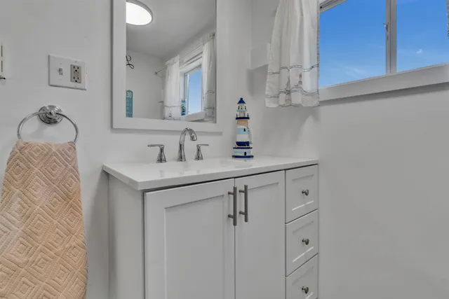 $586,500 | 17 Johnson Avenue, Hampton, NH 03842