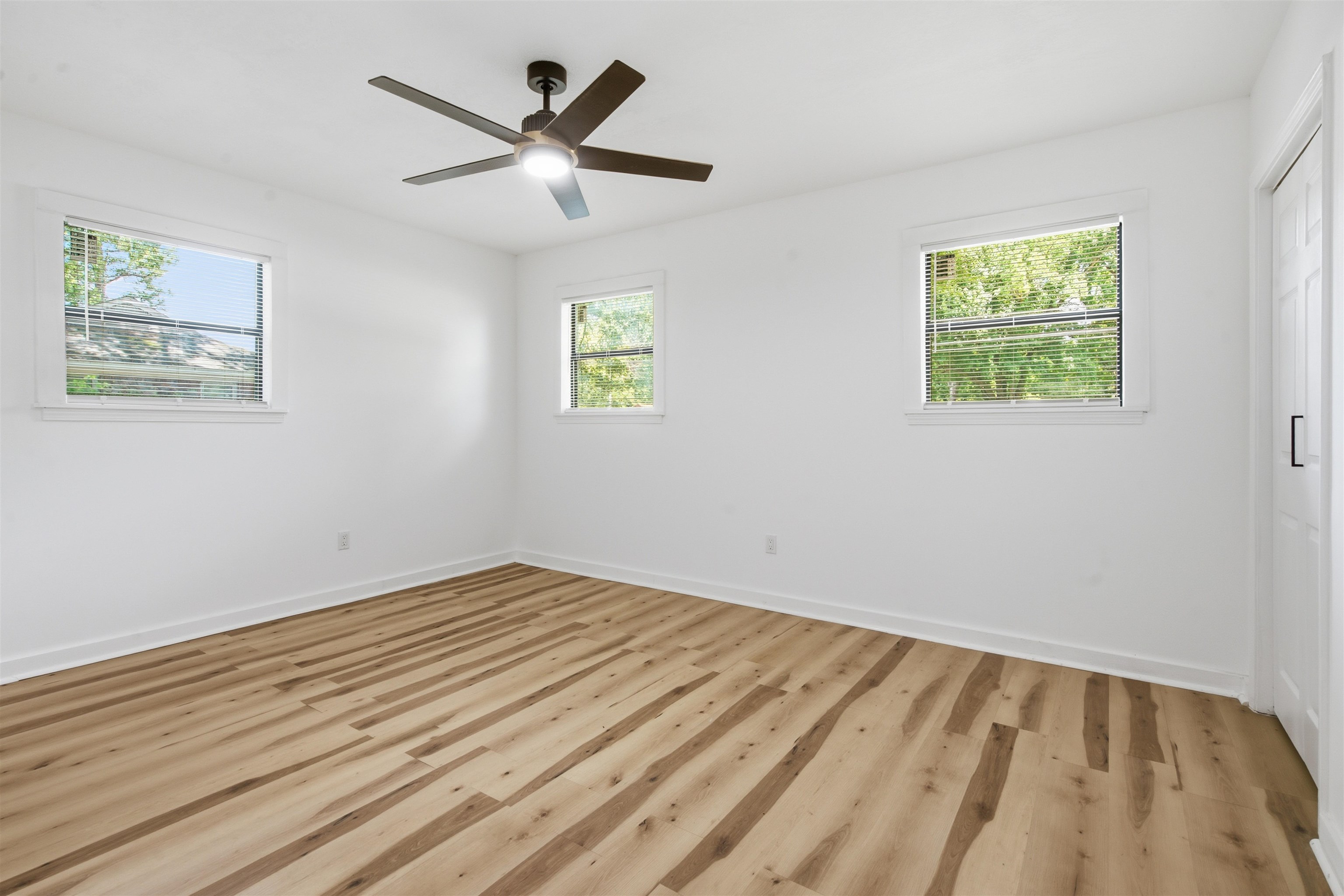 1107 West Raines Road Memphis, TN 38109 - Photo 7 of 13