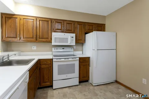 $269,900 | 55 Mill Plain Road, Unit 219, Danbury, CT 06811