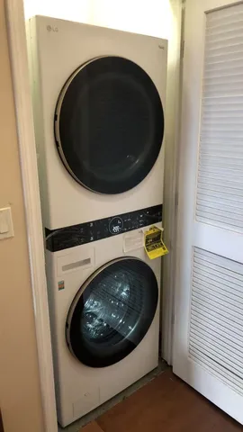 a close up view of washer and dryer