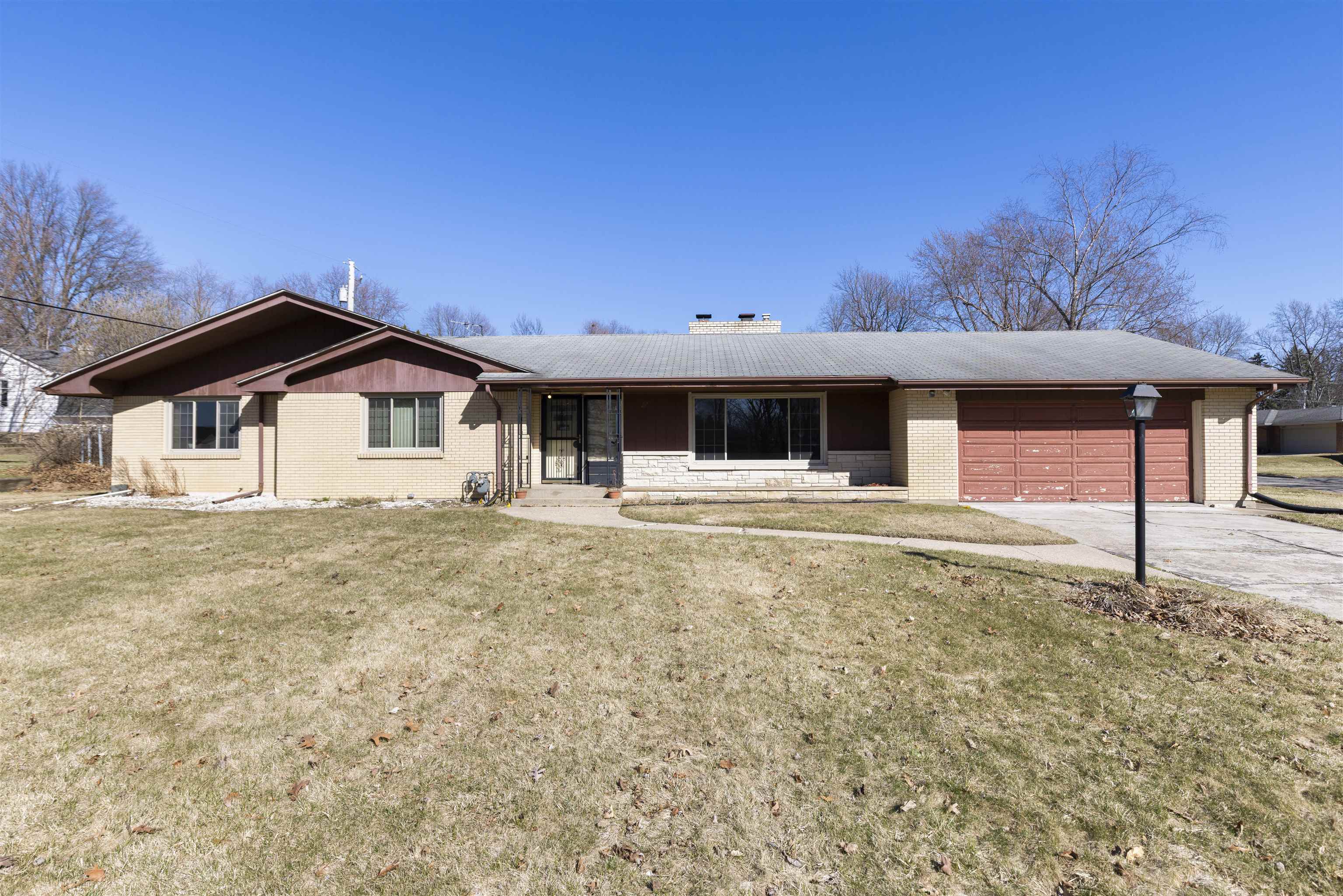 1003 Roxbury Road Rockford, IL 61107 - Photo 1 of 20