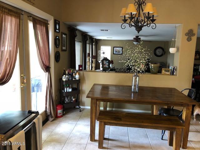 4173 South Martingale Road Gilbert, AZ 85297 - Photo 7 of 28 kitchen