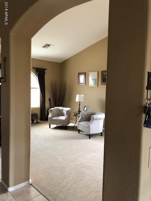 4173 South Martingale Road Gilbert, AZ 85297 - Photo 9 of 28 Front room