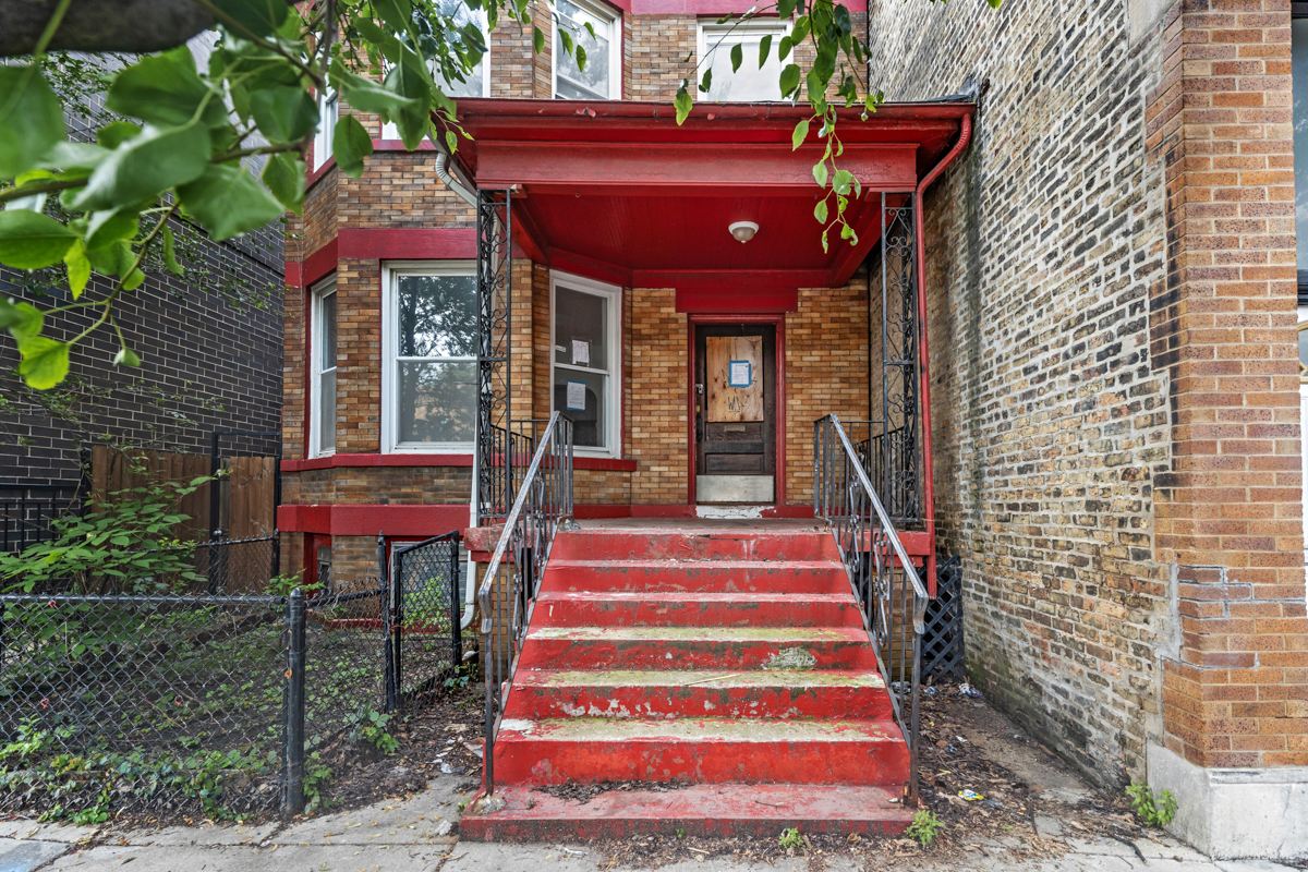 1907 West Irving Park Road Chicago, IL 60613 - Photo 2 of 26