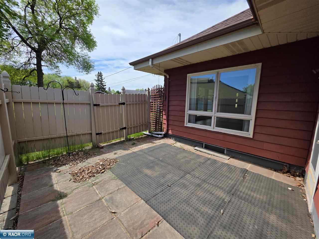 302 North Inner Drive Hibbing, MN 55746 - Photo 5 of 35