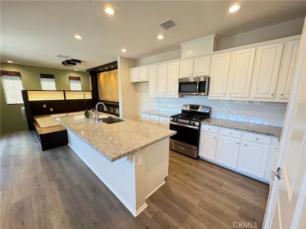 $2,800 | 280 West Via Presido, Ontario, CA 91762