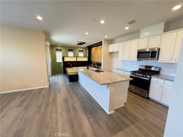 $2,800 | 280 West Via Presido, Ontario, CA 91762