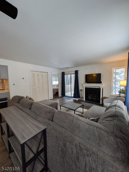 91 Falcon Ridge Way North Hamburg, NJ 07419 - Photo 2 of 11