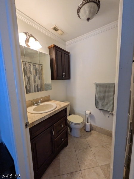 91 Falcon Ridge Way North Hamburg, NJ 07419 - Photo 5 of 11