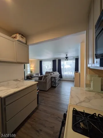 $1,800 | 91 Falcon Ridge Way North, Hamburg, NJ 07419