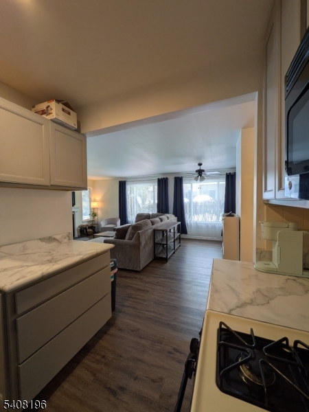 91 Falcon Ridge Way North Hamburg, NJ 07419 - Photo 10 of 11