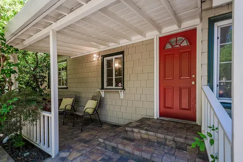 $4,950,000 | 717 Walnut Avenue, Burlingame, CA 94010