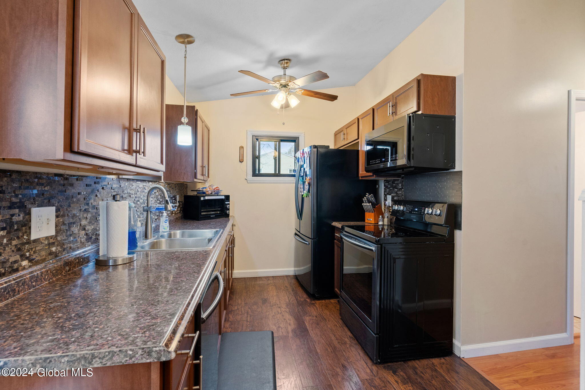 504 Gifford Road Schenectady, NY 12304 - Photo 14 of 35 36-web-or-mls-504-gifford-rd