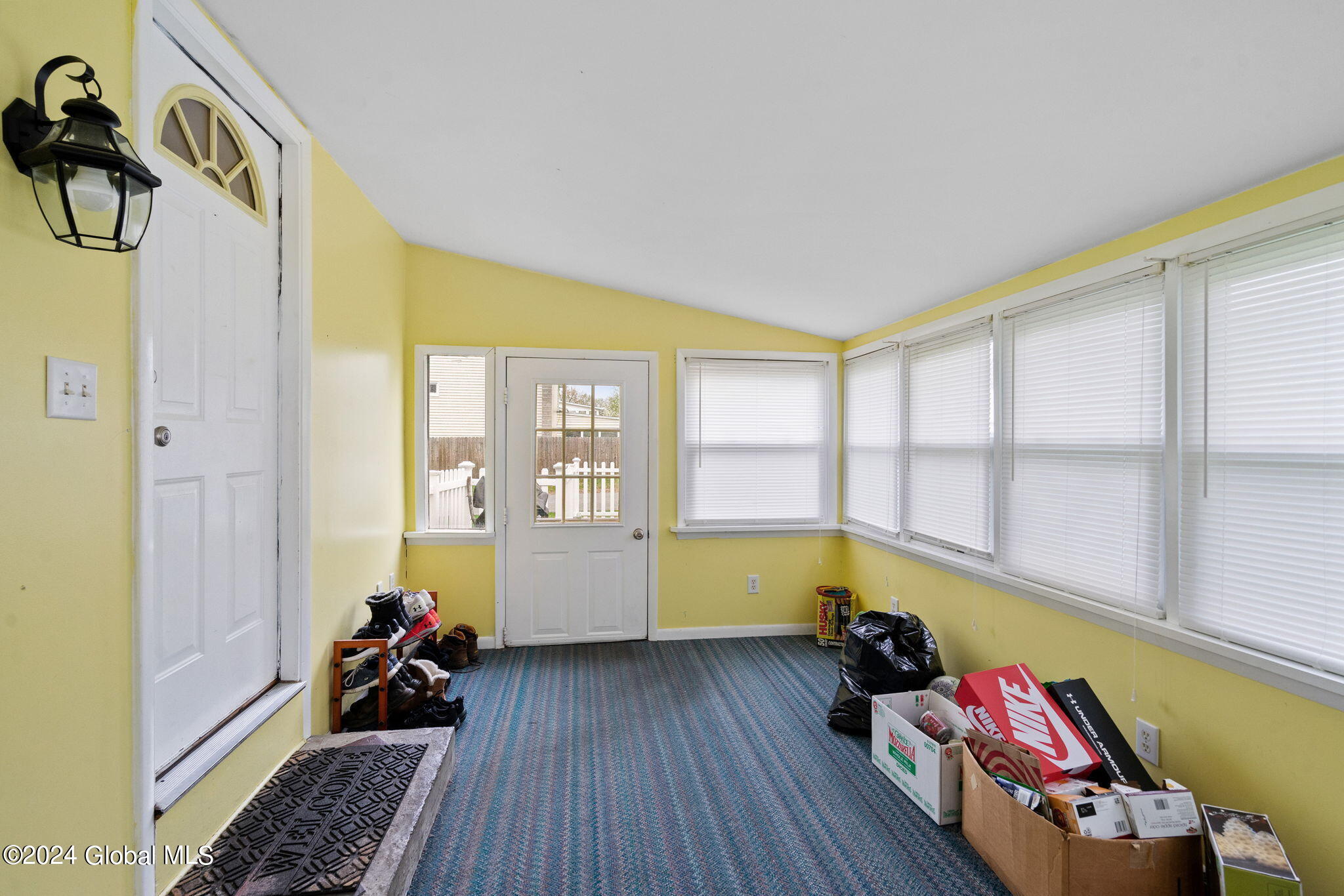 504 Gifford Road Schenectady, NY 12304 - Photo 5 of 35 14-web-or-mls-504-gifford-rd