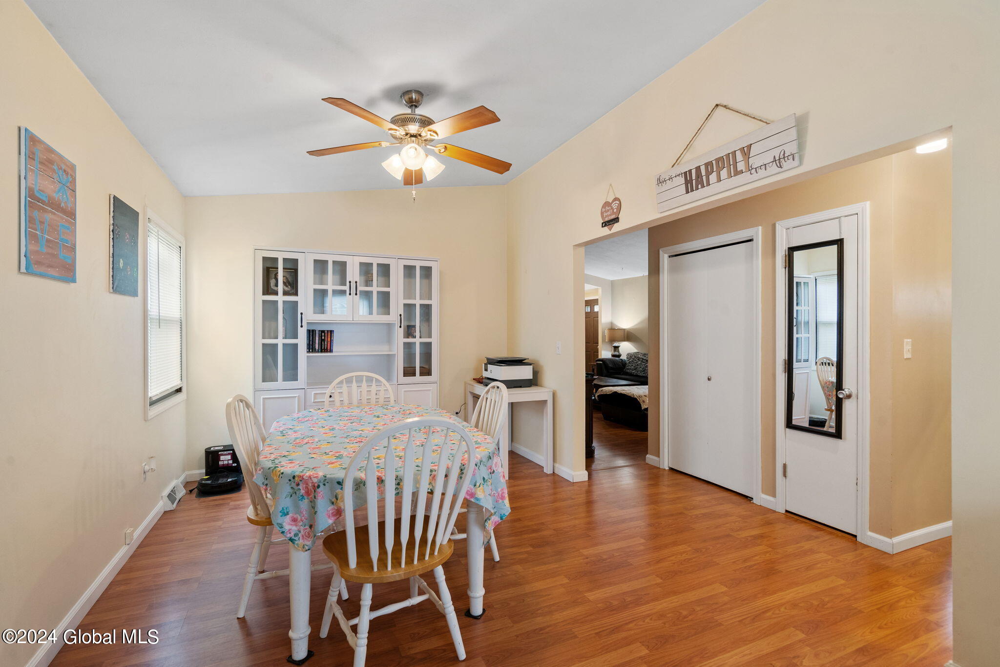 504 Gifford Road Schenectady, NY 12304 - Photo 6 of 35 32-web-or-mls-504-gifford-rd