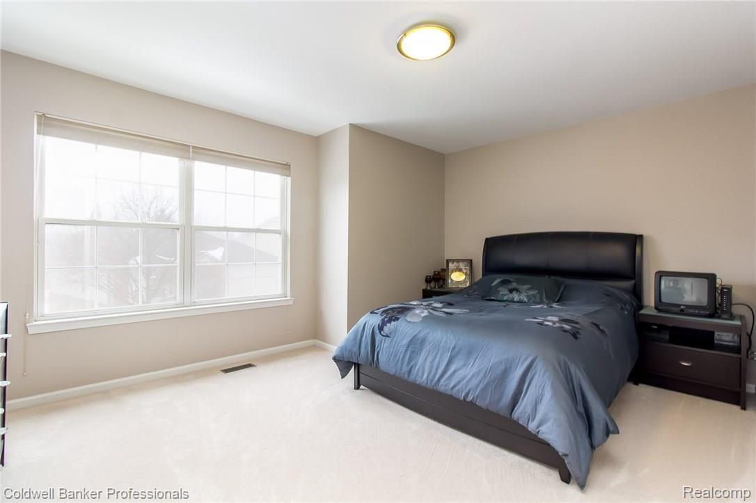 3270 Silverbrook Drive Rochester, MI 48306 - Photo 19 of 26 3270 Silverbrook-19.jpg